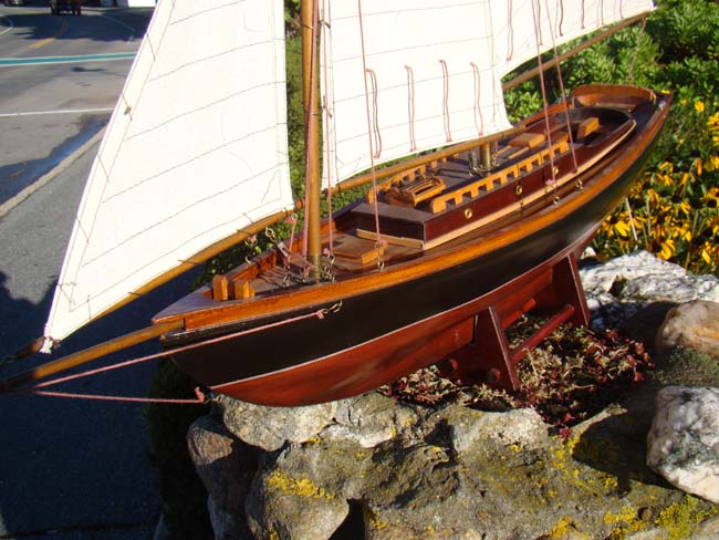 An attractive plank -on-frame Victorian style two-masted schooner — image 3